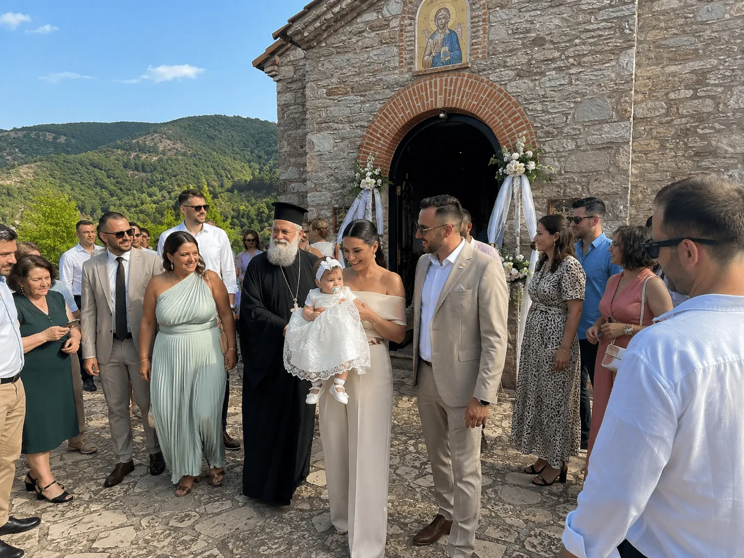 Οικογενειακή φωτογραφία από βάφτιση